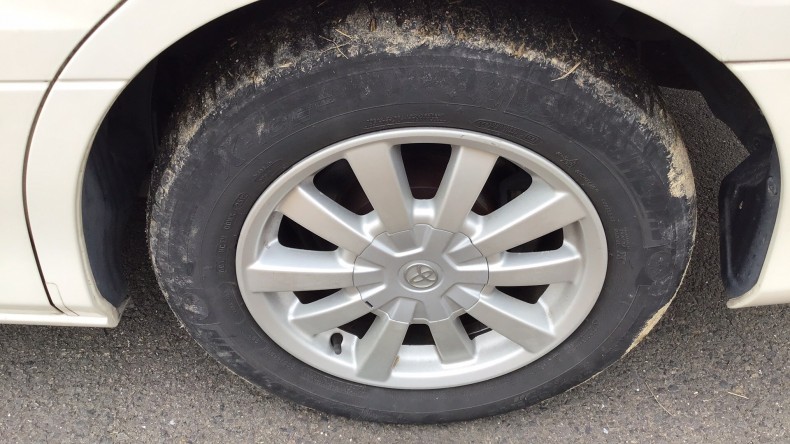 タイヤホイール前