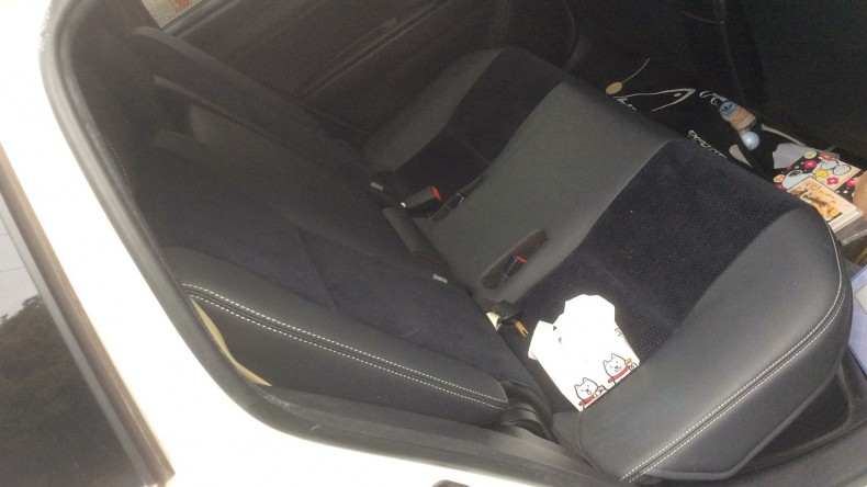 内装後方シート