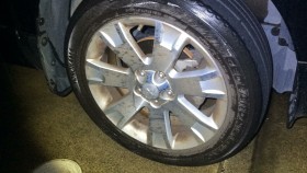 タイヤホイール前