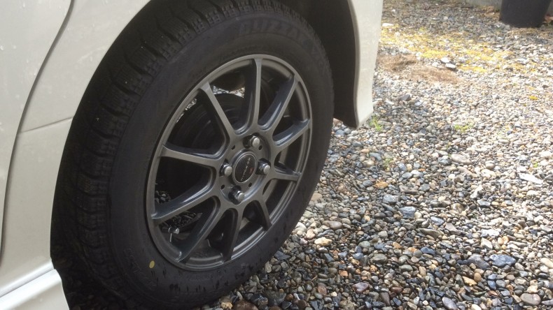 タイヤホイール前