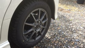 タイヤホイール前