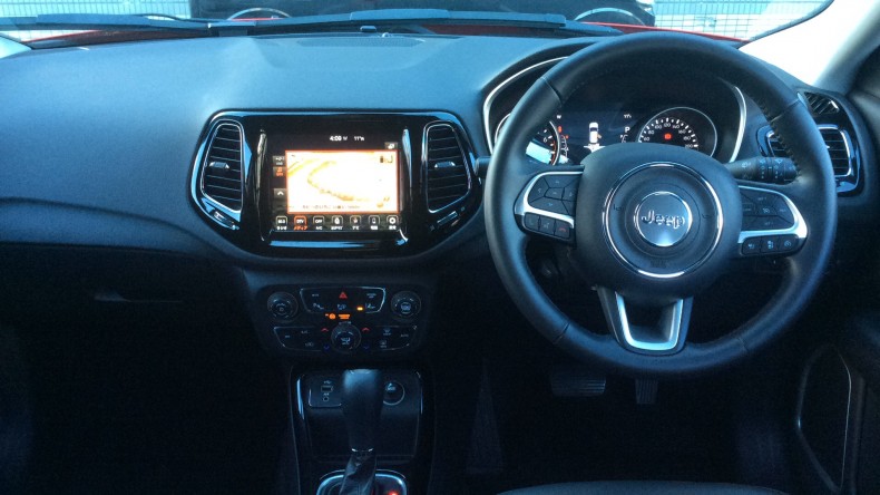 内装インパネ全体