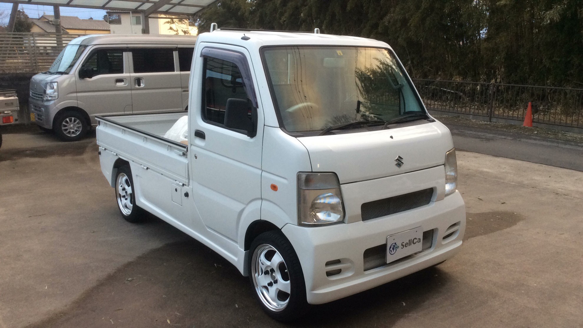 外装右前