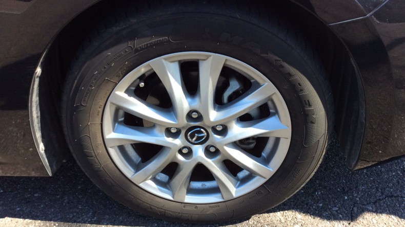 タイヤホイール前