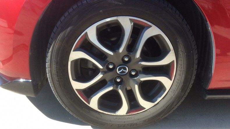 タイヤホイール前