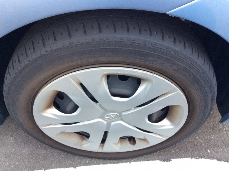 タイヤホイール前