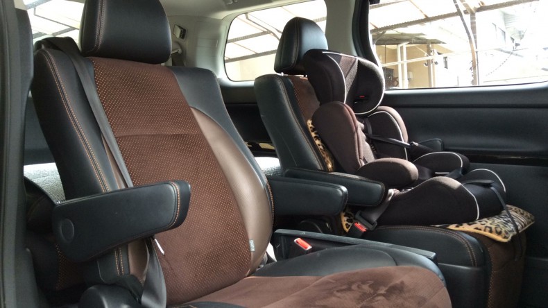 内装後方シート