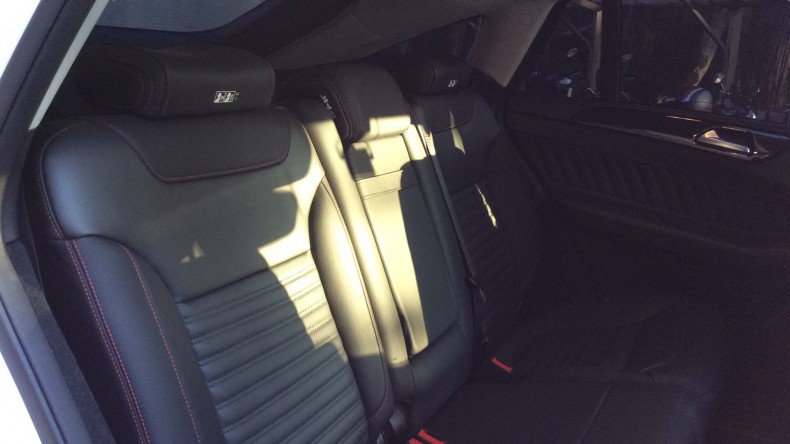 内装後方シート