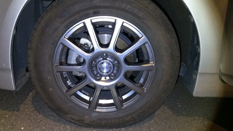 タイヤホイール前