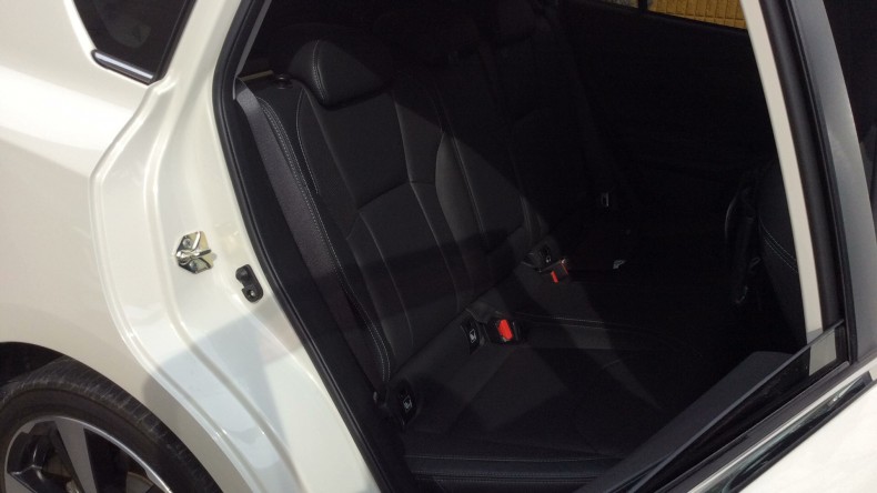 内装後方シート