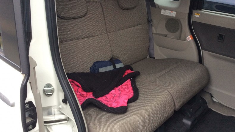 内装後方シート