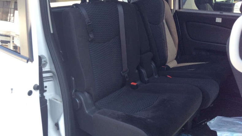 内装後方シート