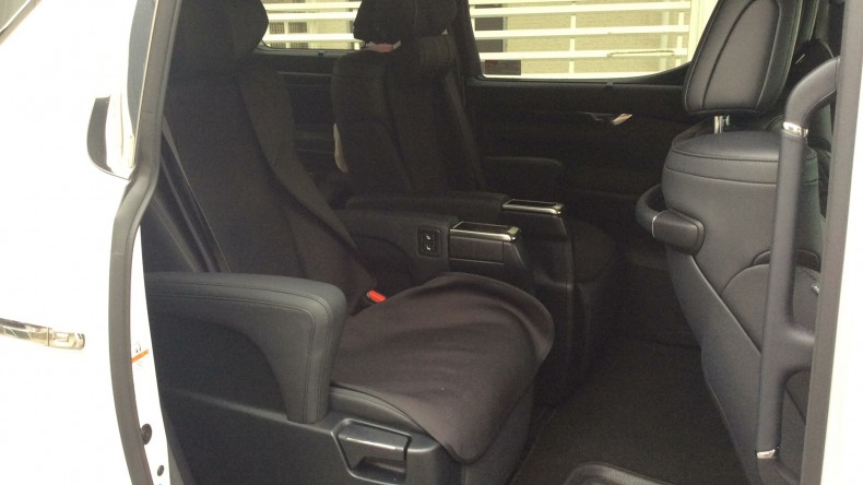 内装後方シート