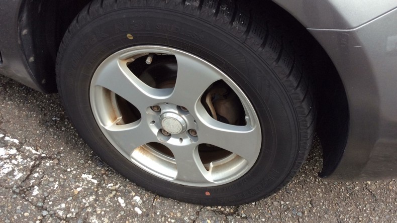 タイヤホイール前