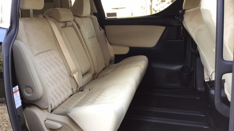 内装後方シート