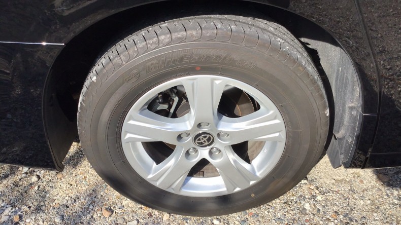 タイヤホイール前