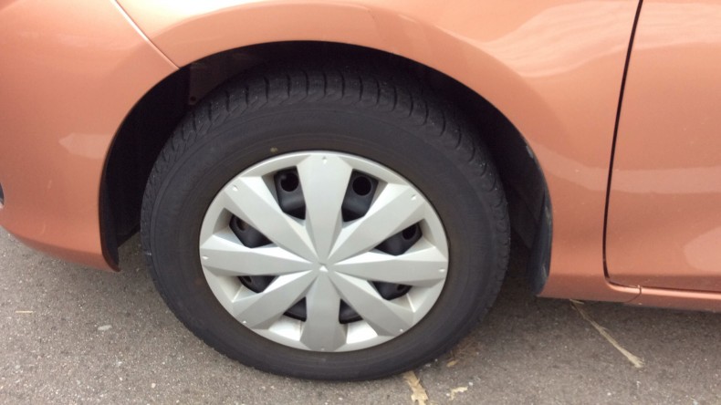 タイヤホイール前