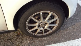 タイヤホイール前