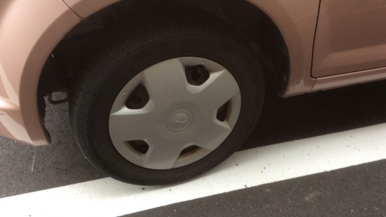 タイヤホイール前