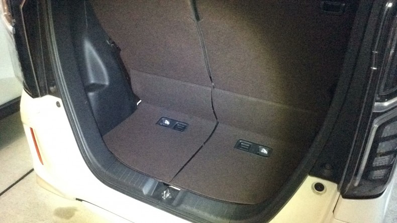 内装トランク