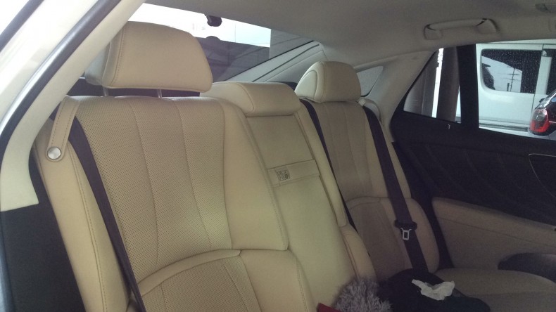 内装後方シート