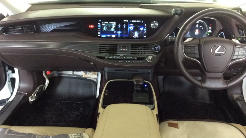 内装インパネ全体