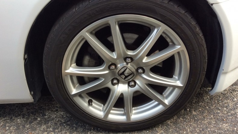 タイヤホイール前