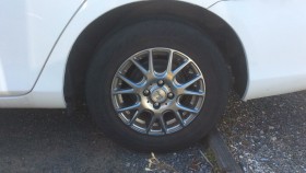 タイヤホイール前