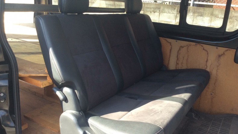 内装後方シート