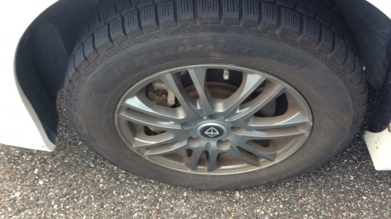 タイヤホイール前