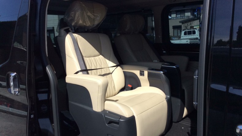 内装後方シート