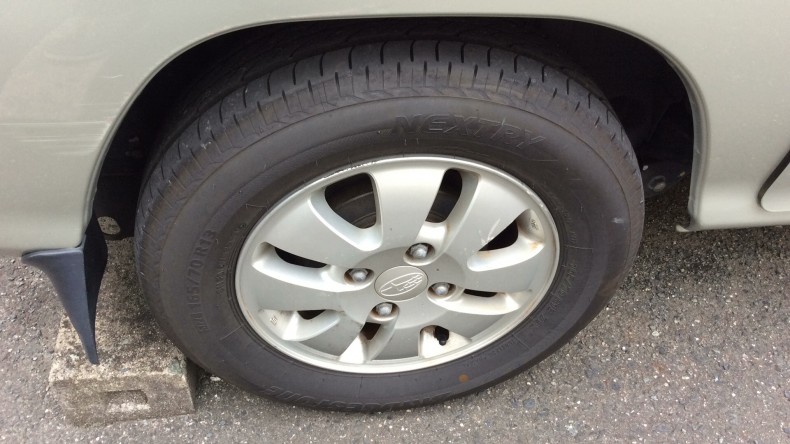 タイヤホイール前