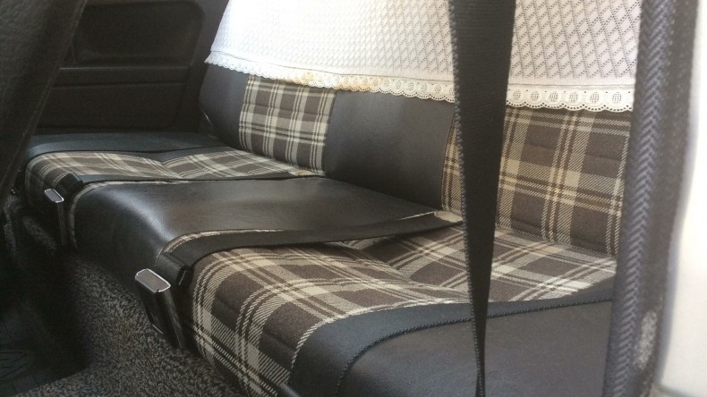 内装後方シート