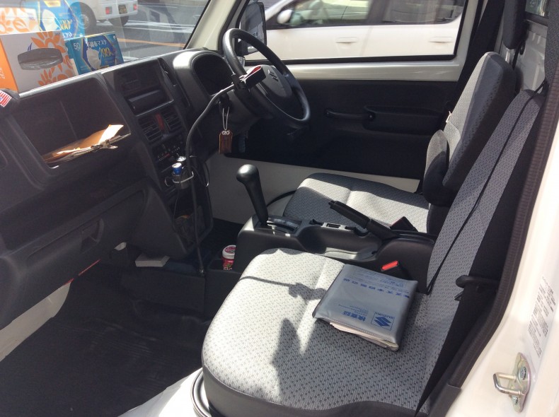 内装後方シート