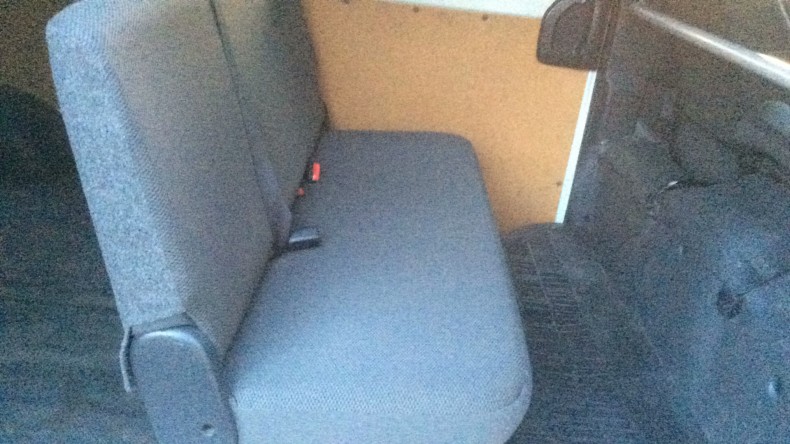 内装後方シート