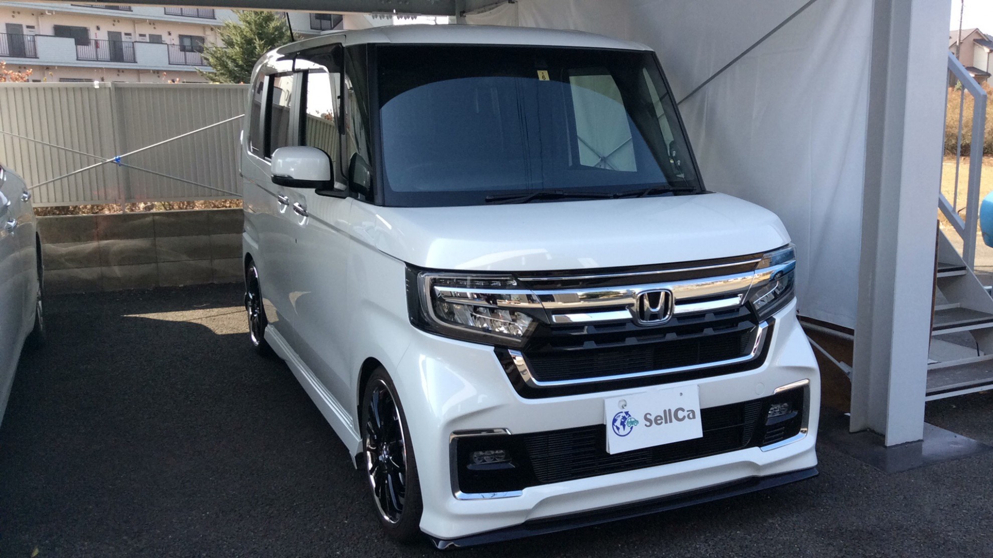 外装右前