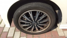 タイヤホイール前