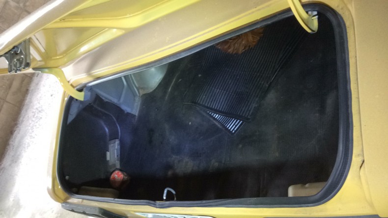 内装トランク