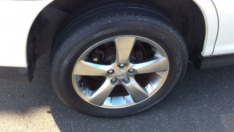 タイヤホイール前