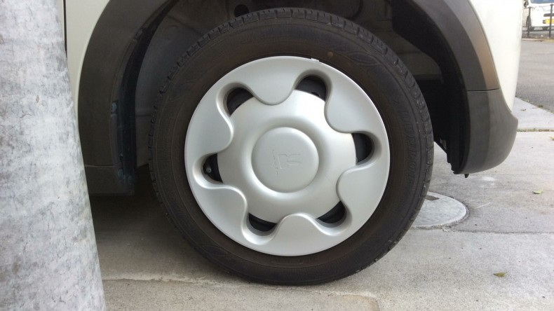 タイヤホイール前