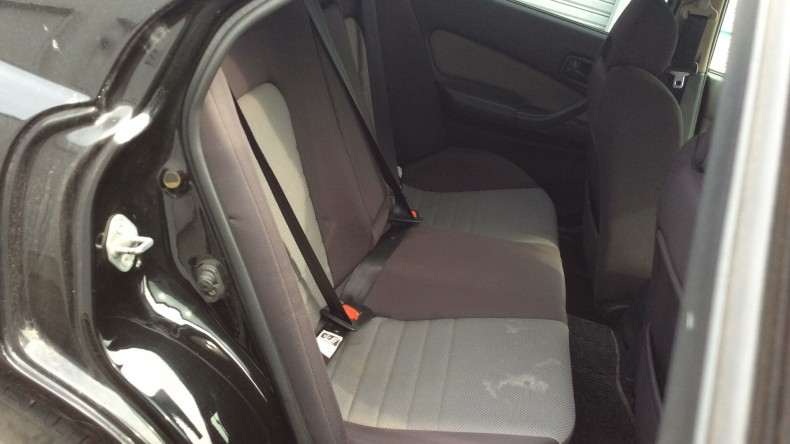 内装後方シート