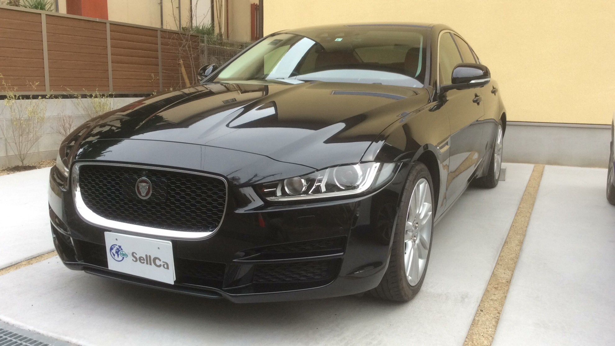 ジャガー ＸＥの売買実績画像