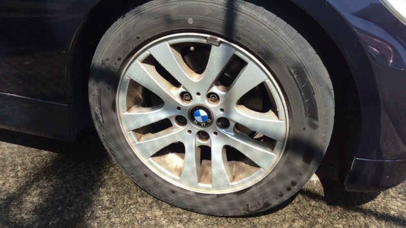 タイヤホイール前