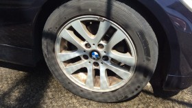 タイヤホイール前