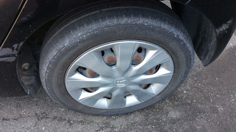 タイヤホイール前