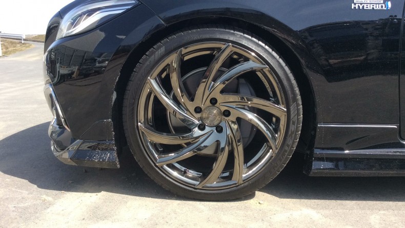 タイヤホイール前