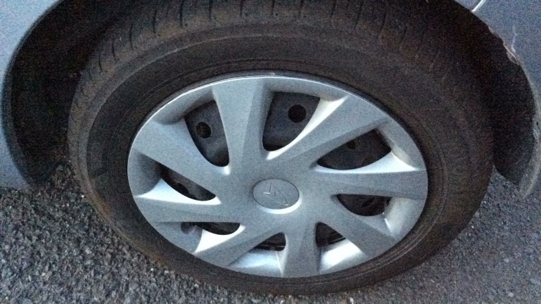 タイヤホイール前