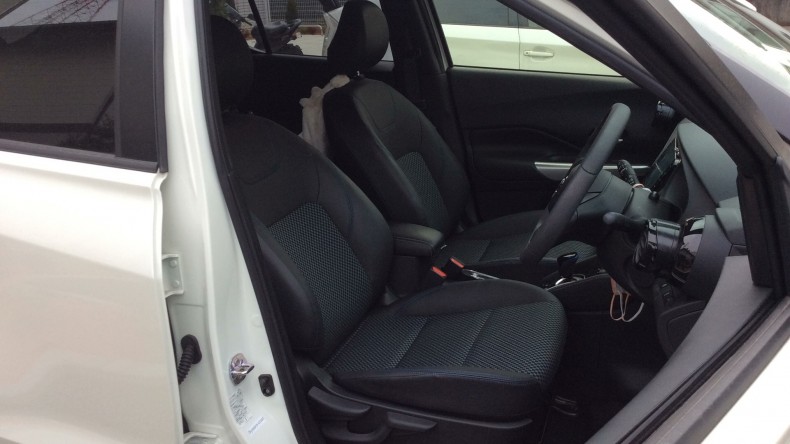 内装前方シート