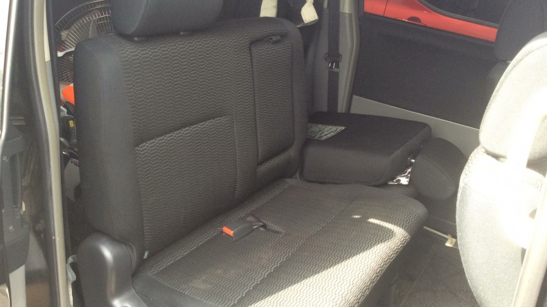 内装後方シート