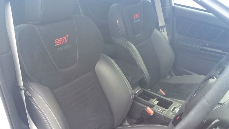 内装前方シート